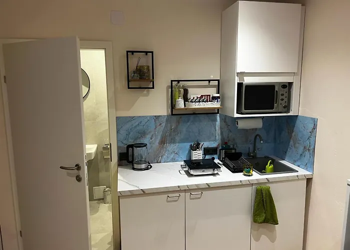 Innenstadtwohnung In Sackgasse Mit Klima - Rmi 2 * Wiener Neustadt