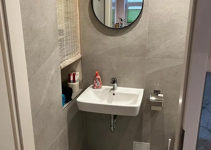 Innenstadtwohnung In Sackgasse Mit Klima - Rmi 2 *